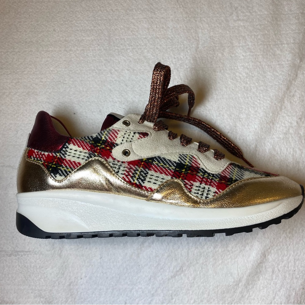 Vaddia Charcoal in Red Tweed Sneaker